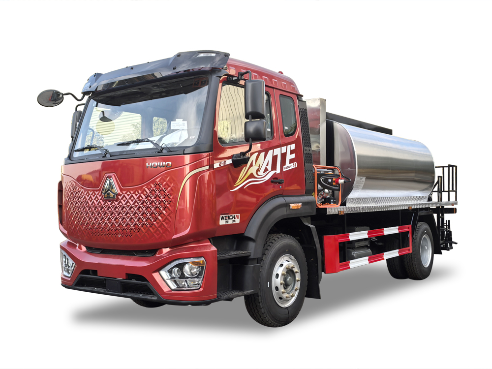 Asphalt distributor truck