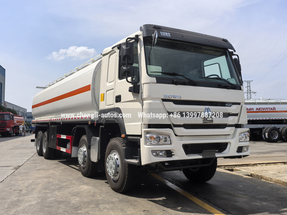 Sinotruck Howo 8x4 fuel tank truck