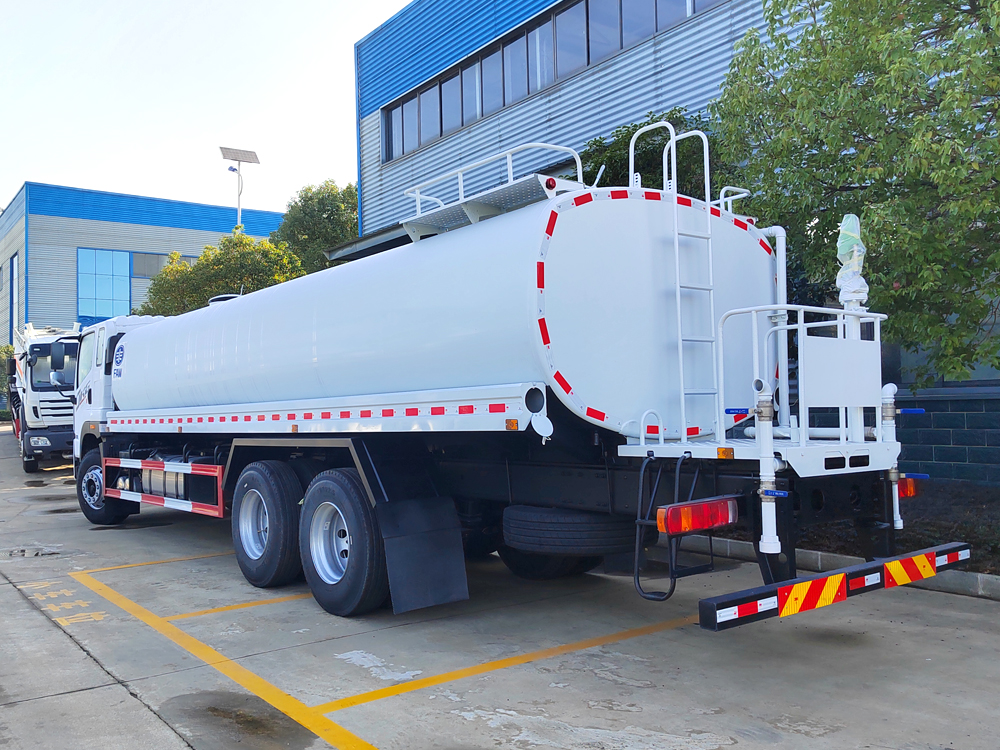 Water tank truck