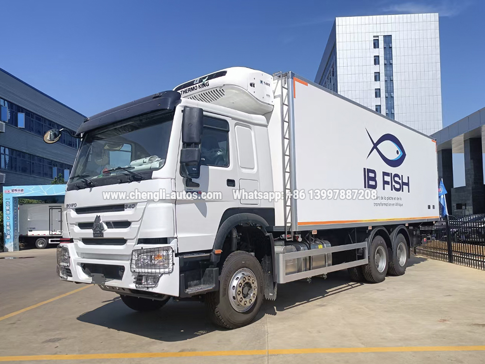 Sinotruck HOWO 8.6m Refrigerated truck